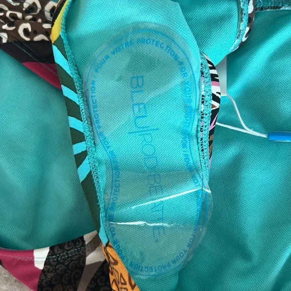 BLEU ROD BEATTIE Tall Triangle Run Wild Size 4 and Tie Sides Bottom Size 4 - Picture 13 of 14